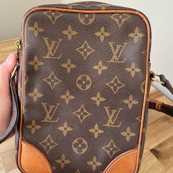 Authentic Louis Vuitton Amazon crossbody - Picture 15 of 16